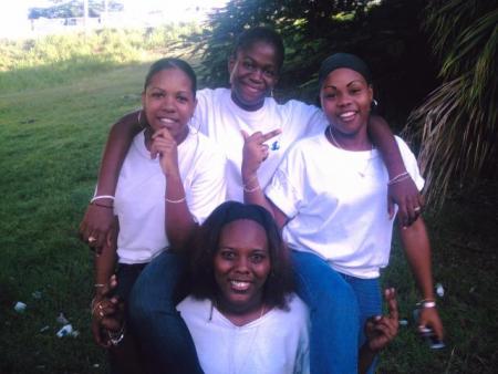 sticha, stella, renka et negress zooside